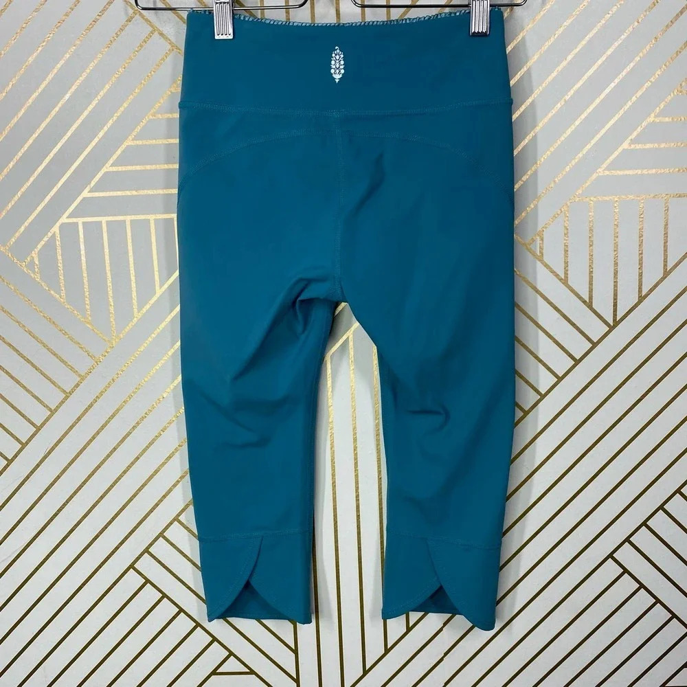 Free People Movement Mid-Rise Get Shorty Leggings‎ - Picture 8 of 12